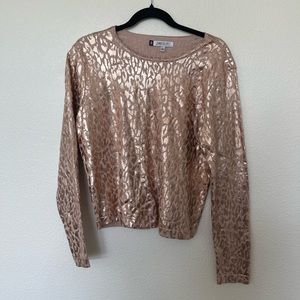 Jennifer Lopez crewneck shirt